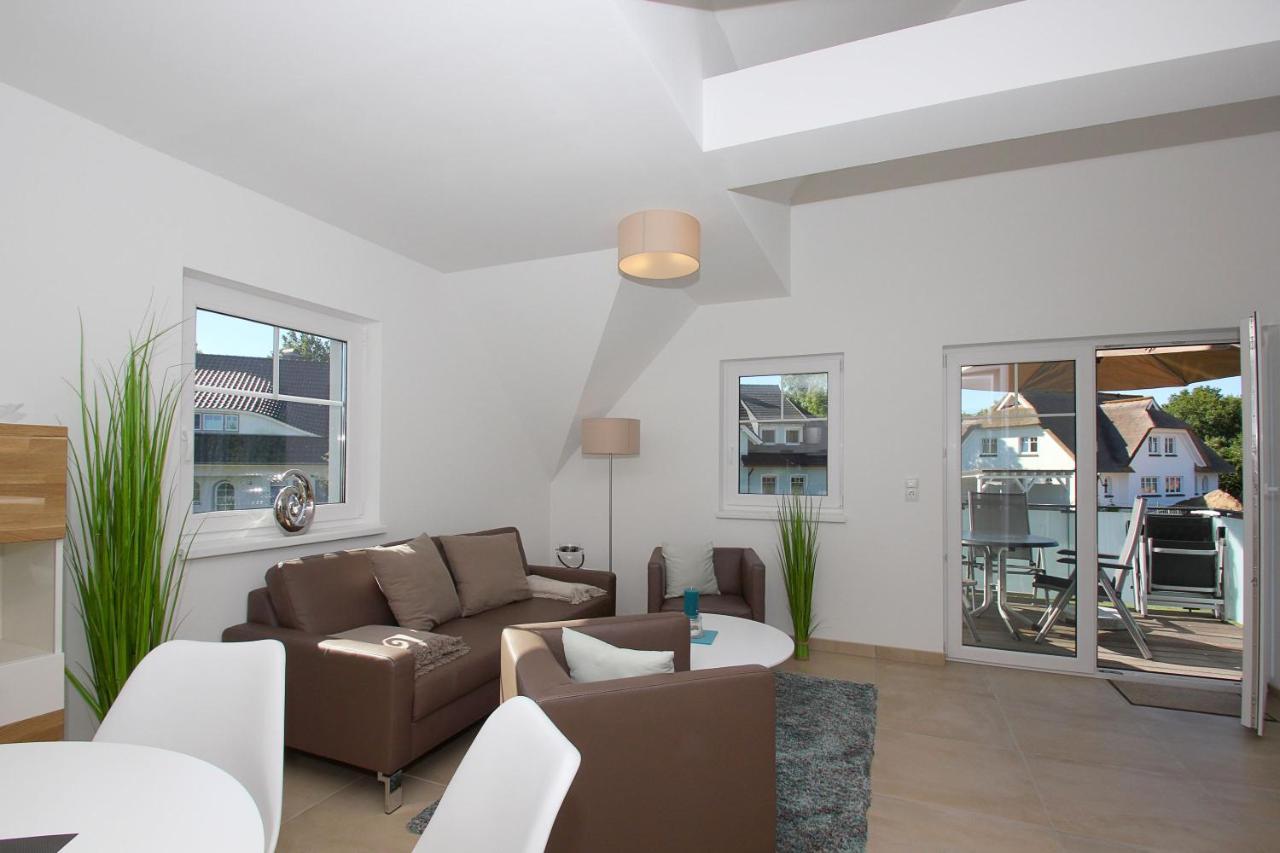 Rex Rugia: Beachside Apartment with Balcony and Spa Access Lobbe Exterior photo